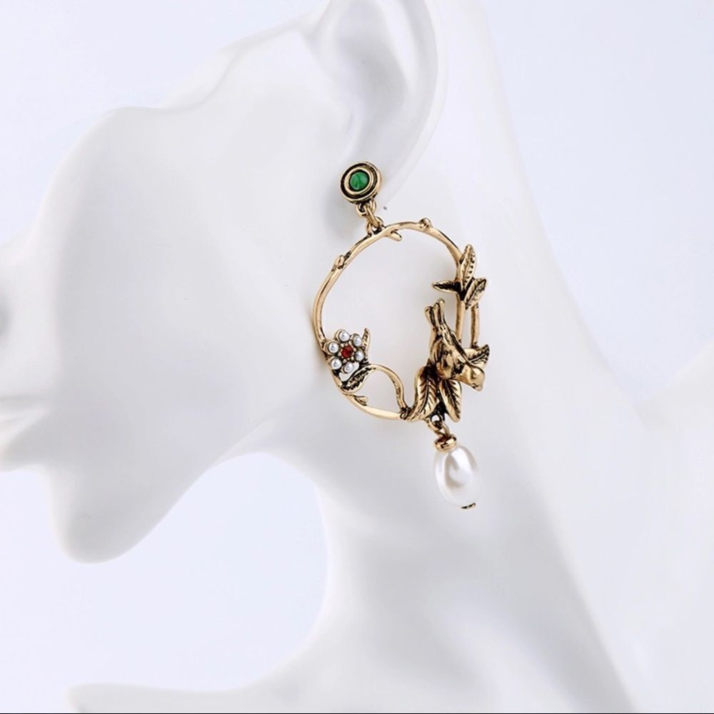 Vintage Inspired Bird Flowers Leaves Faux Pearl Hoop Earrings NWT - Picture 8 of 8